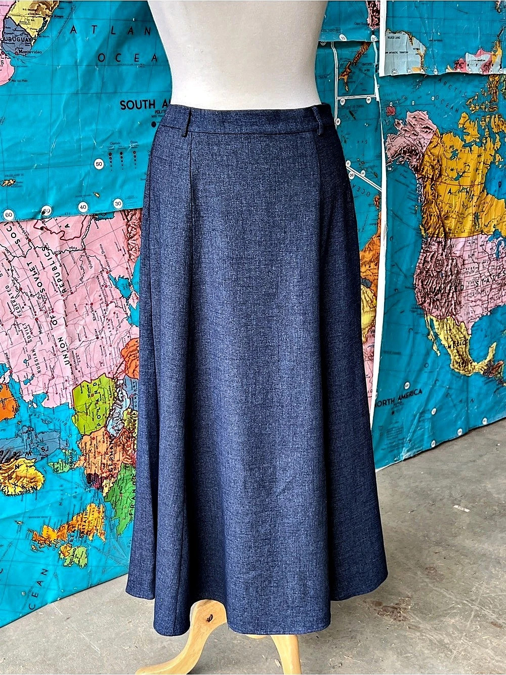 Halogen Women's Blue Maxi Skirt Size Medium